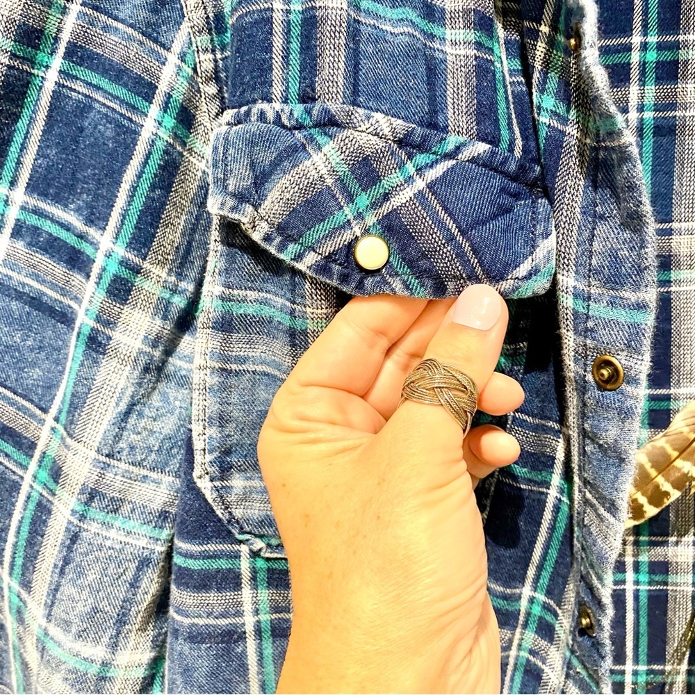 Upcycled Native wildlife back detailing plaid boho shirt w western country vibe - Picture 8 of 12